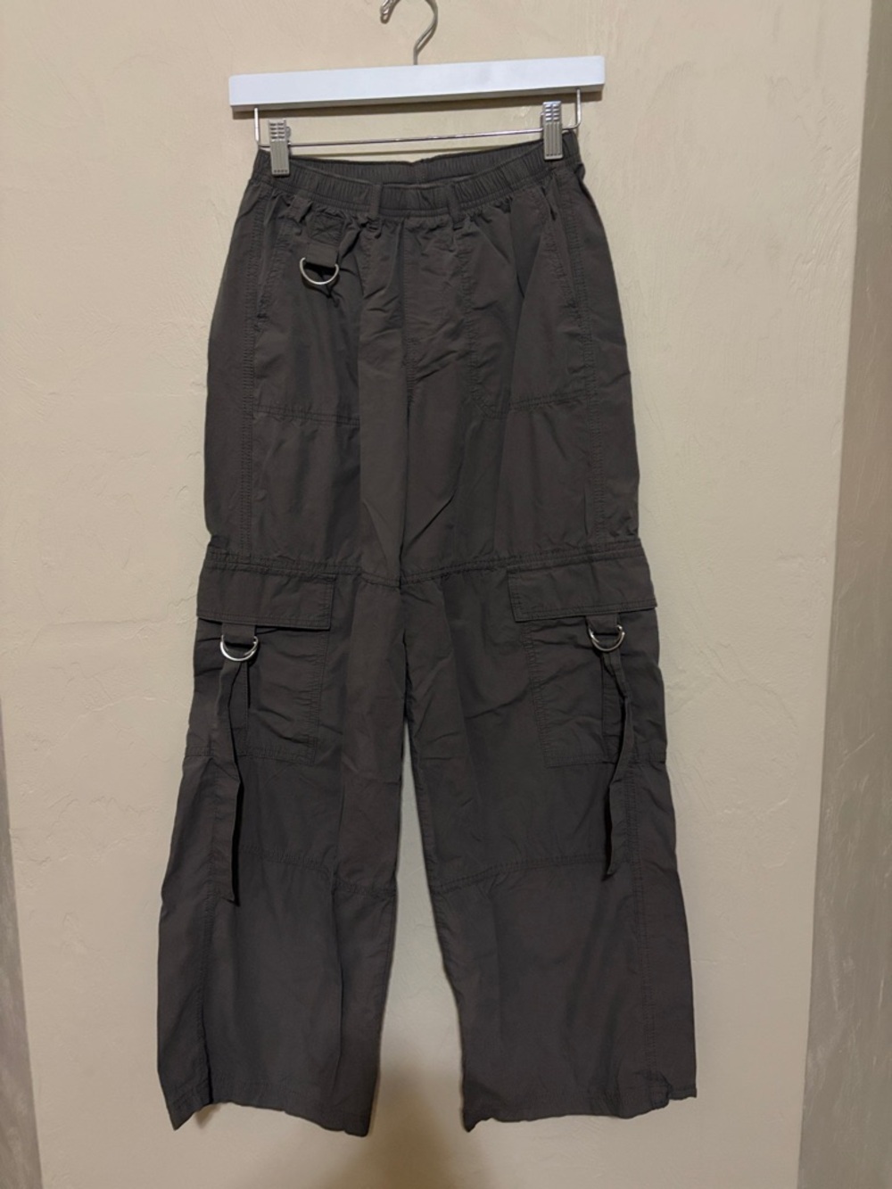 wild fable Charcoal Gray Midrise Cargo Pants. Excellent Condition!